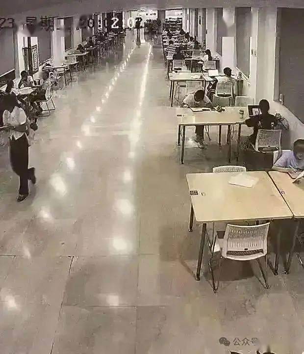 武汉大学微博，因为她被骂到关闭